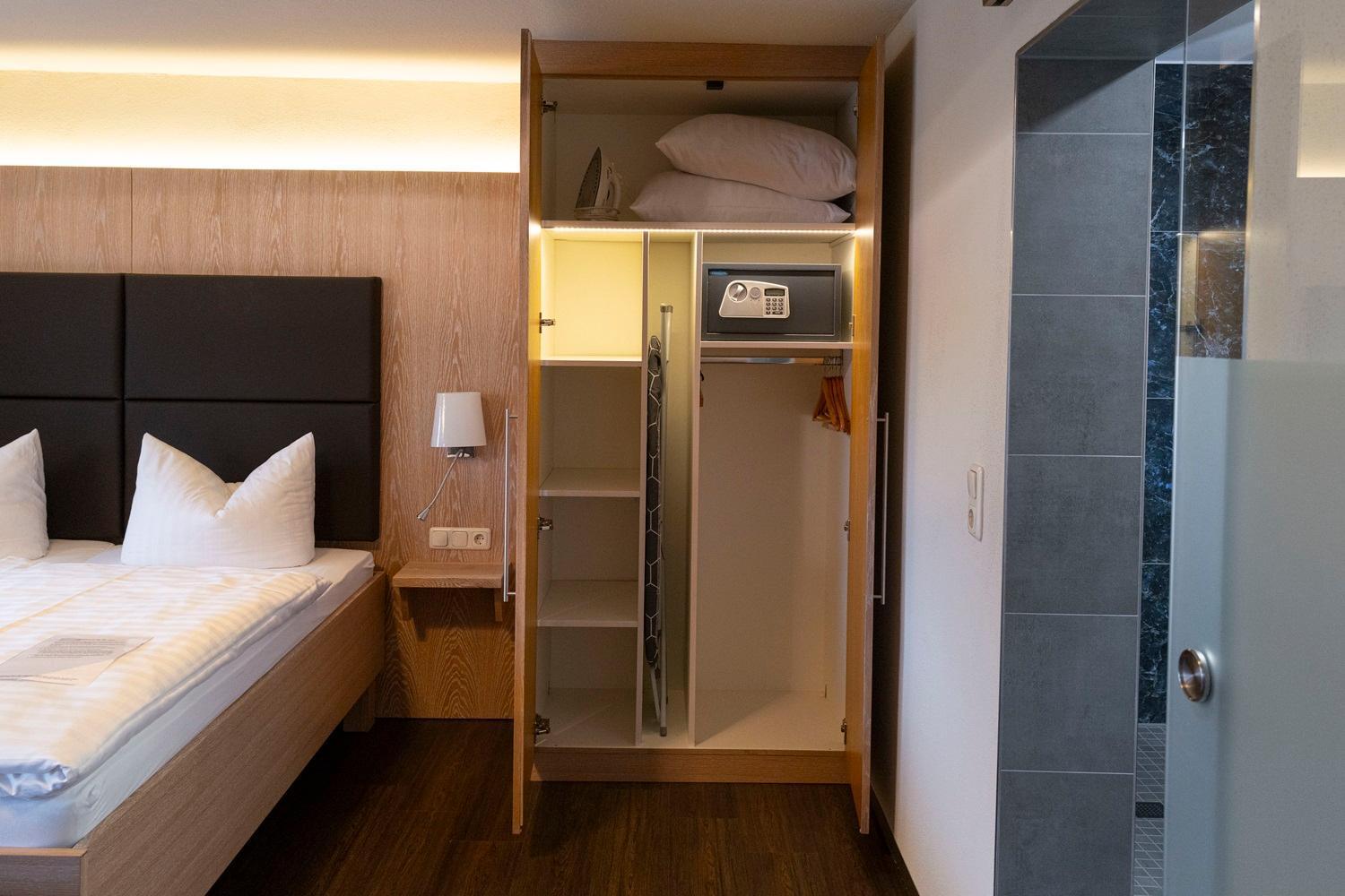 Hotel & Apartments Boehm Графенвьор Екстериор снимка